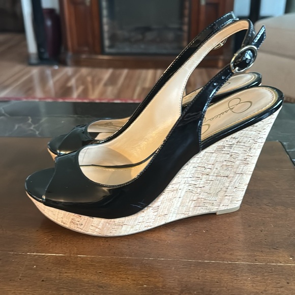 Shoes - Picture 2 of 4